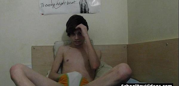  English twink boy wank his cock on cam